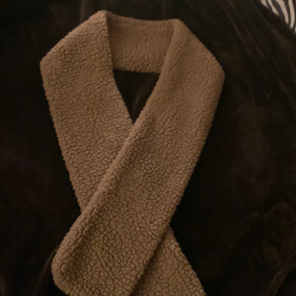 Beige scarf fairly new